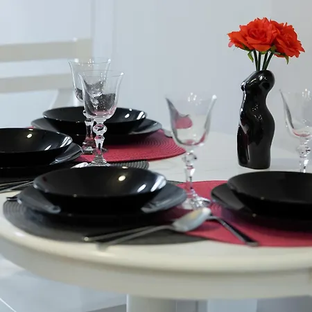 Atmospheric In For 4 Guests By Renters