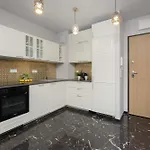 Apartman Atmospheric In For 4 Guests By Renters Varsó