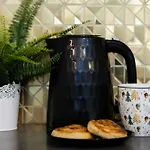 Atmospheric In For 4 Guests By Renters Apartman